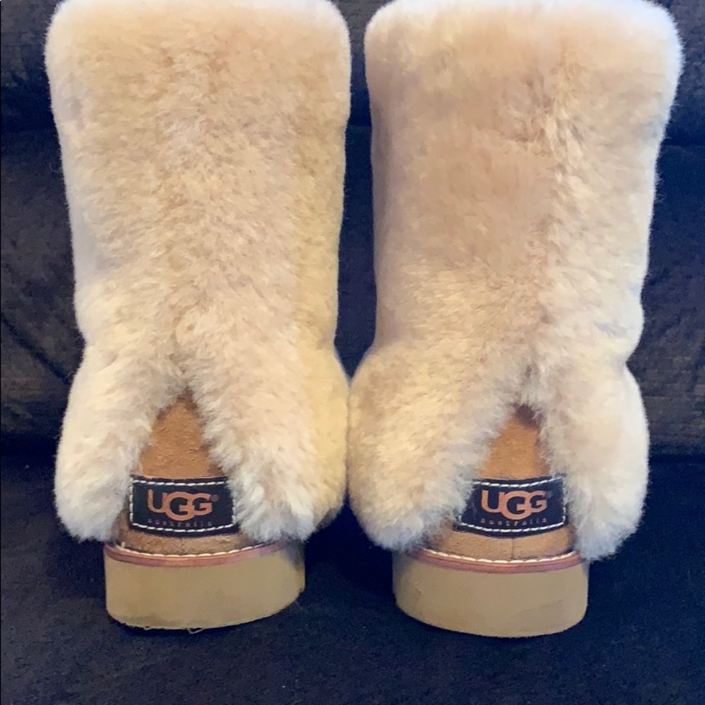 UGG BOOTS